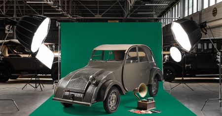 2CV ma już 75 lat. Citroën postanowił to uczcić