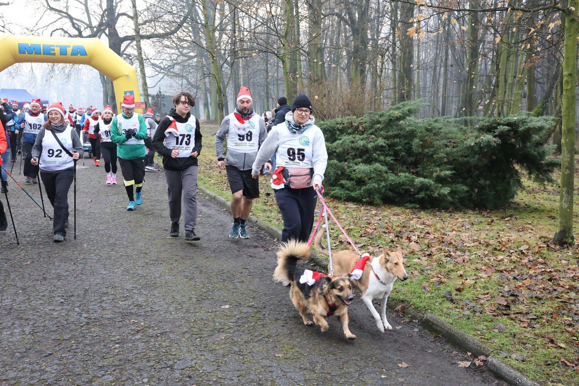 Bieg Mikołajów i Mikołajek