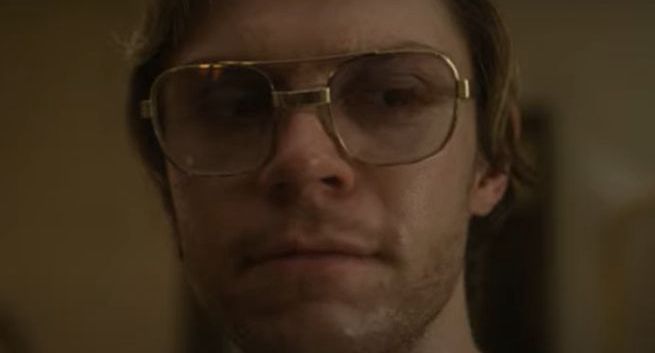 "Dahmer - Potwór" hitem Netfliksa. Rodziny ofiar "kanibala z Milwaukee" wściekłe na twórców serialu