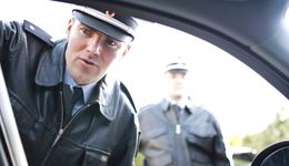 Warto poznać przepisy przed wycieczką. 80 euro za trzaśnięcie