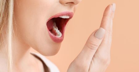 Trimetyloaminuria – przyczyny, objawy i leczenie