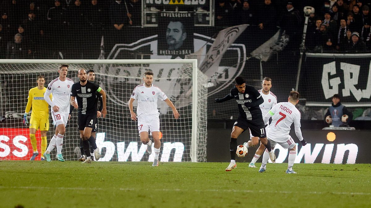 PAP / Waldemar Deska / Na zdjęciu: Raków Częstochowa w meczu ze Sturmem Graz