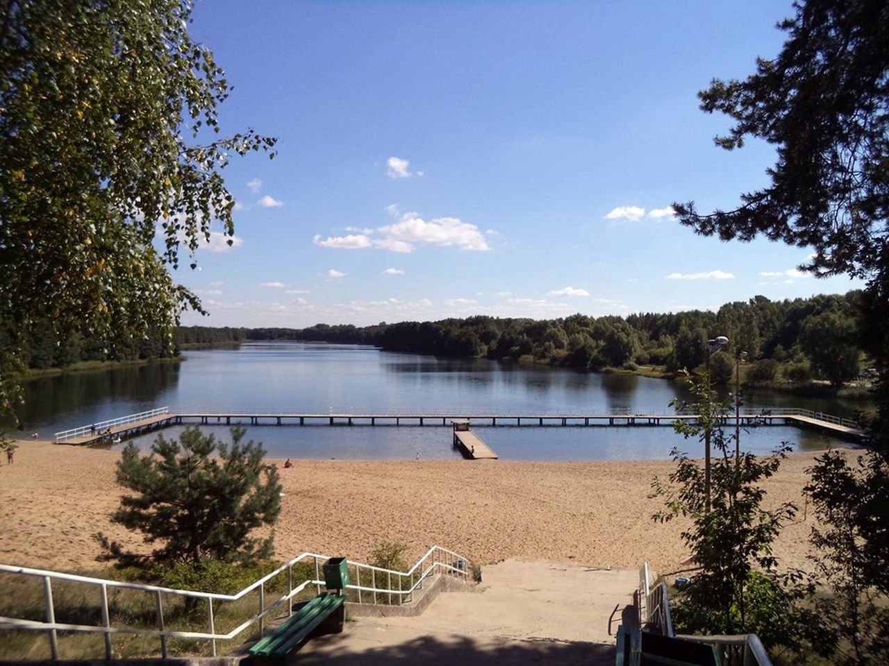 Ranking TOP 10 najlepszych jezior i plaż w Wielkopolsce. Jakie jeziora polecane są dla rodzin z dziećmi?