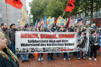 Protesty w Hamburgu. Starcia Kurdów z islamistami, aż 23 osoby ranne