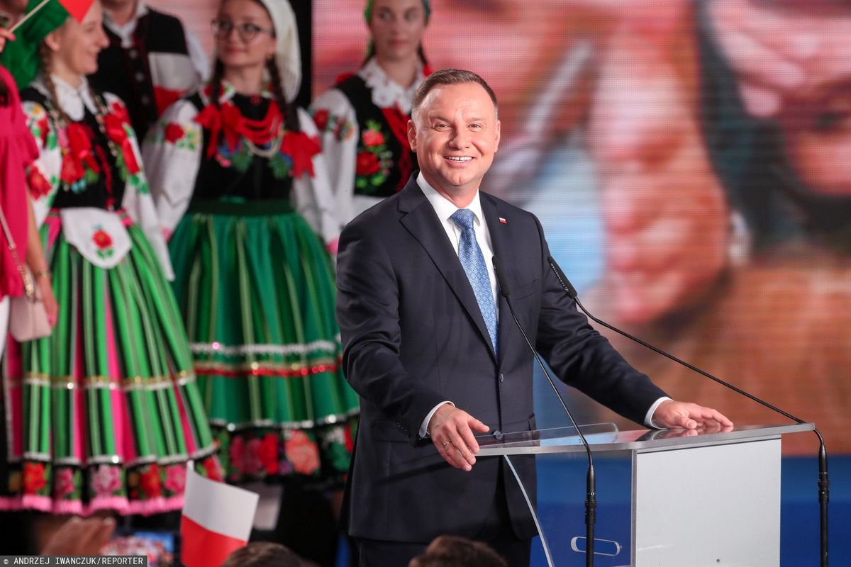 Wieczór wyborczy Andrzeja Dudy. Wyniki wyborów 2020 wskazują na zwycięstwo urzędującego prezydenta w I turze wyborów