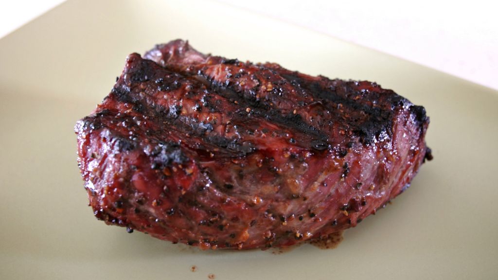 Grillowane steki z karkówki wołowej bez kości (samo mięso, II klasa mięsa)