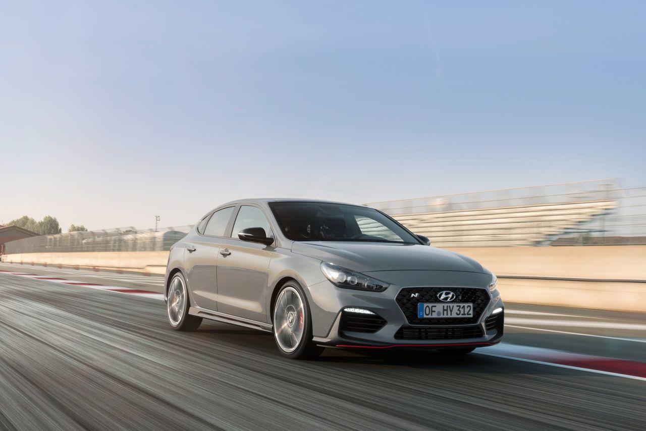 Hyundai i30 N Fastback tworzy nowy segment. Na razie jest jedynym hot fastbackiem