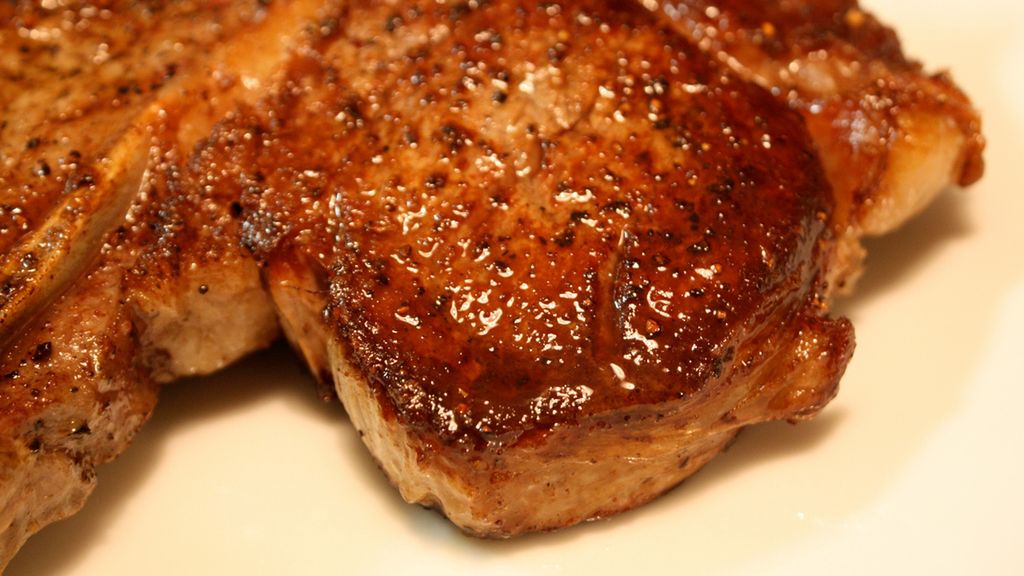 Grillowane steki z karkówki wołowej bez kości (samo mięso, III klasa mięsa)