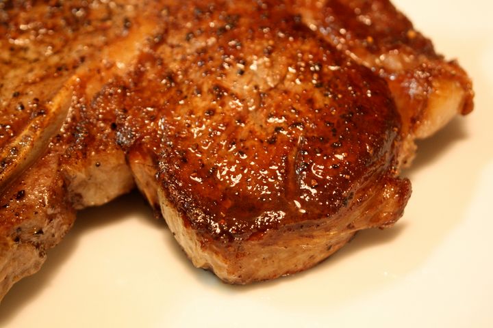 Grillowane steki z karkówki wołowej bez kości (samo mięso, III klasa mięsa)
