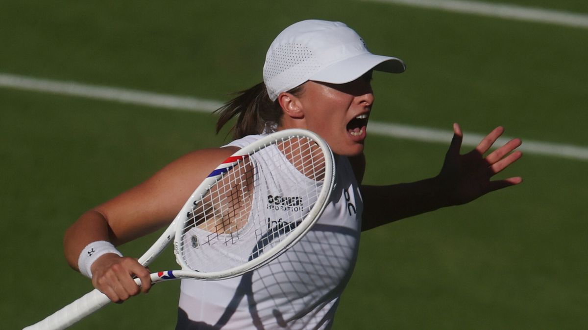 PAP/EPA / Neil Hall / Iga Świątek w Wimbledonie w 2025 roku