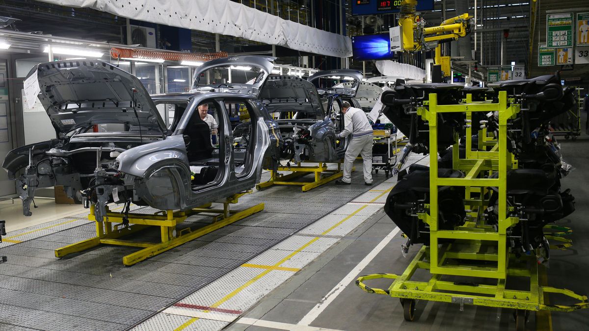 linia produkcyjna
Tychy, 18.01.2024. Linia produkcyjna w fabryce Stellantis w Tychach, 18 bm. W zak�adzie odby�a si� prezentacja nowego Fiata 600e. (jm) PAP/Jarek Praszkiewicz
Jarek Praszkiewicz
elektryczne, elektryczny, FCA Poland, fiat, Fiat 600e, motoryzacja, Prezentacja, samochody, samoch�d, auta, auto, Fiat e-Ducato, motoryzacyjny, pojazd, pojazdy, produkcja, przemys�, Seicento 600e, zak�ad