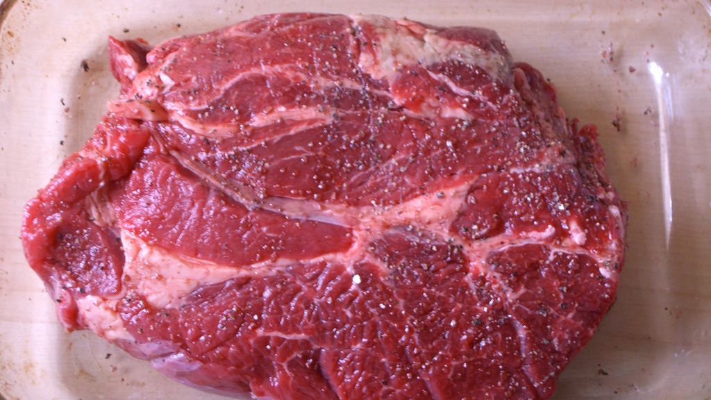 Surowe steki z karkówki wołowej bez kości (samo mięso, III klasa mięsa)