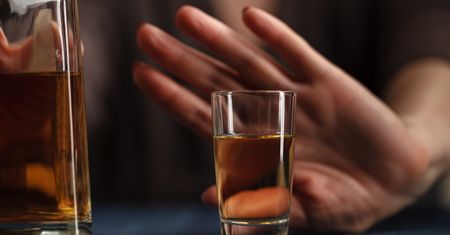 Odstawili alkohol na miesiąc. Oto co się stało