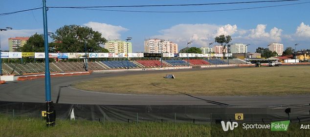 Na pilskim stadionie trwa wymiana siedzisk