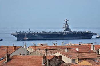 Stalowe katapulty. Jak amerykańskie myśliwce oszukują fizykę?