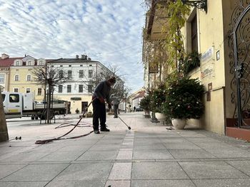 Tarnów: Wypalą śliskie pułapki na Rynku?