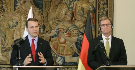 Sikorski nie chce być szefem dyplomacji UE
