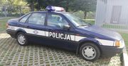 Policjanci oszuści. Przerobili Passata na radiowóz