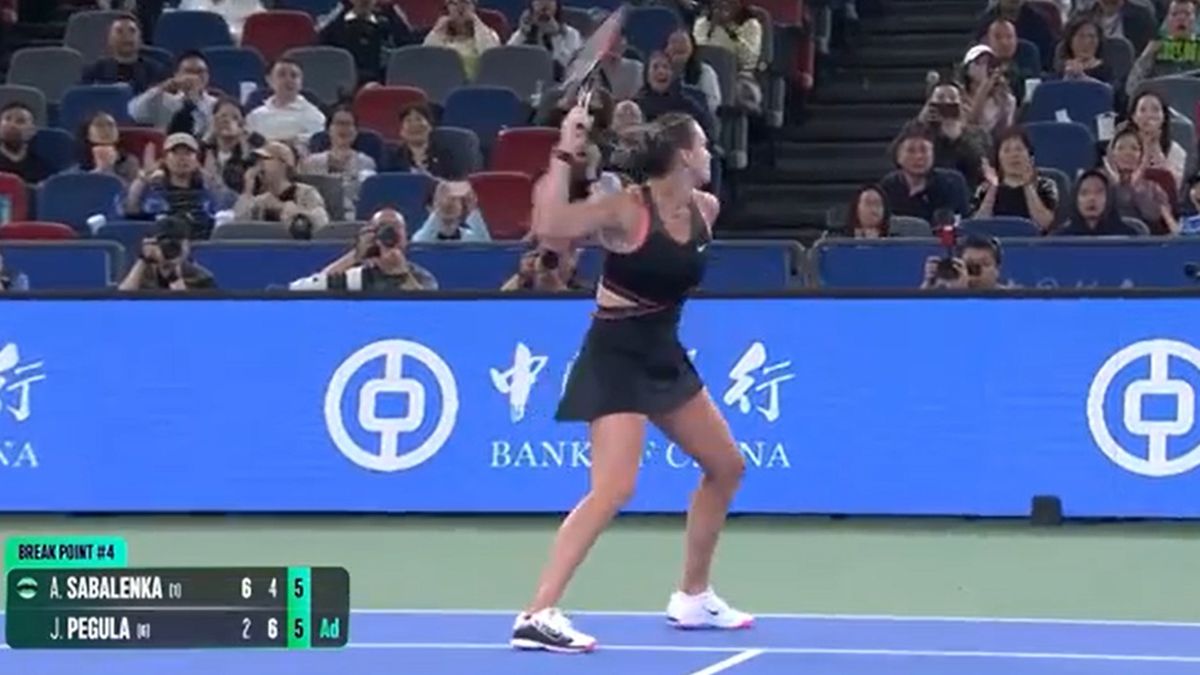   / Canal+ Sport / Na zdjęciu: Aryna Sabalenka rzuciła rakietą po stracie serwisu