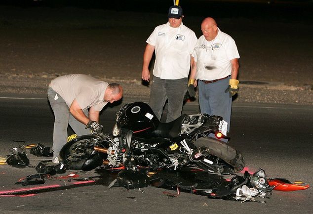 Tak wyglądał motocykl boksera po wypadku. Fot. Ethan Miller/Staff/Getty Images