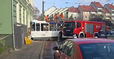 Tramwaj wbił się w kamienicę. Są poszkodowani