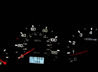 Nie daj się przekręcić. Tak zweryfikujesz faktyczny przebieg samochodu