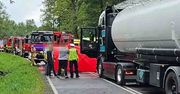 Opaleniec: Koszmarny wypadek. Nie żyją cztery osoby z volkswagena, który uderzył w cysternę