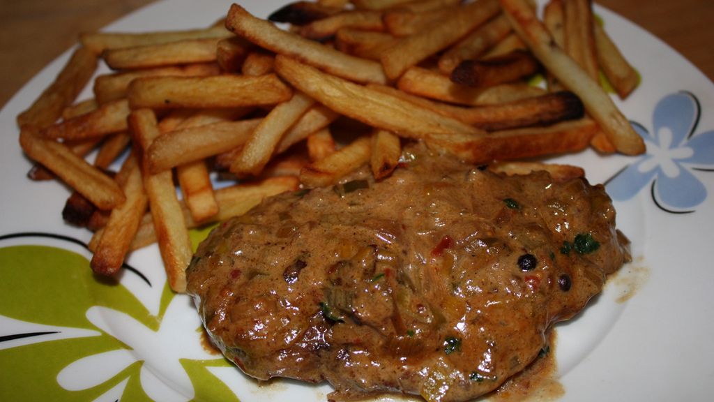 Duszone steki z karkówki wołowej bez kości (samo mięso, II klasa mięsa)