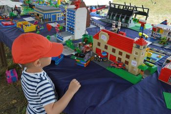 Stalowa Wola: Ciekawe warsztaty. Powstały makiety miejskich budynków z klocków Lego. Zobacz zdjęcia