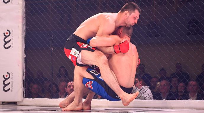 Sporty walki: Babilon MMA 51 w Ciechanowie - waga ciężka: Szymon Kołecki - Przemysław Mysiala 14.03.2025