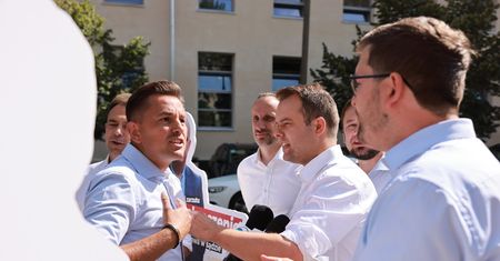 Awantura na konferencji PO. Nagle zjawili się posłowie PiS