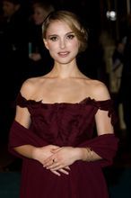 Natalie Portman szuka chłopca na bal