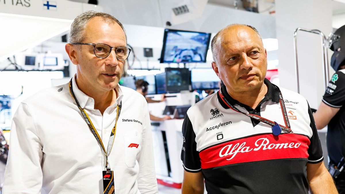 Materiały prasowe / Alfa Romeo F1 ORLEN / Na zdjęciu: Stefano Domenicali (po lewej) i Frederic Vasseur