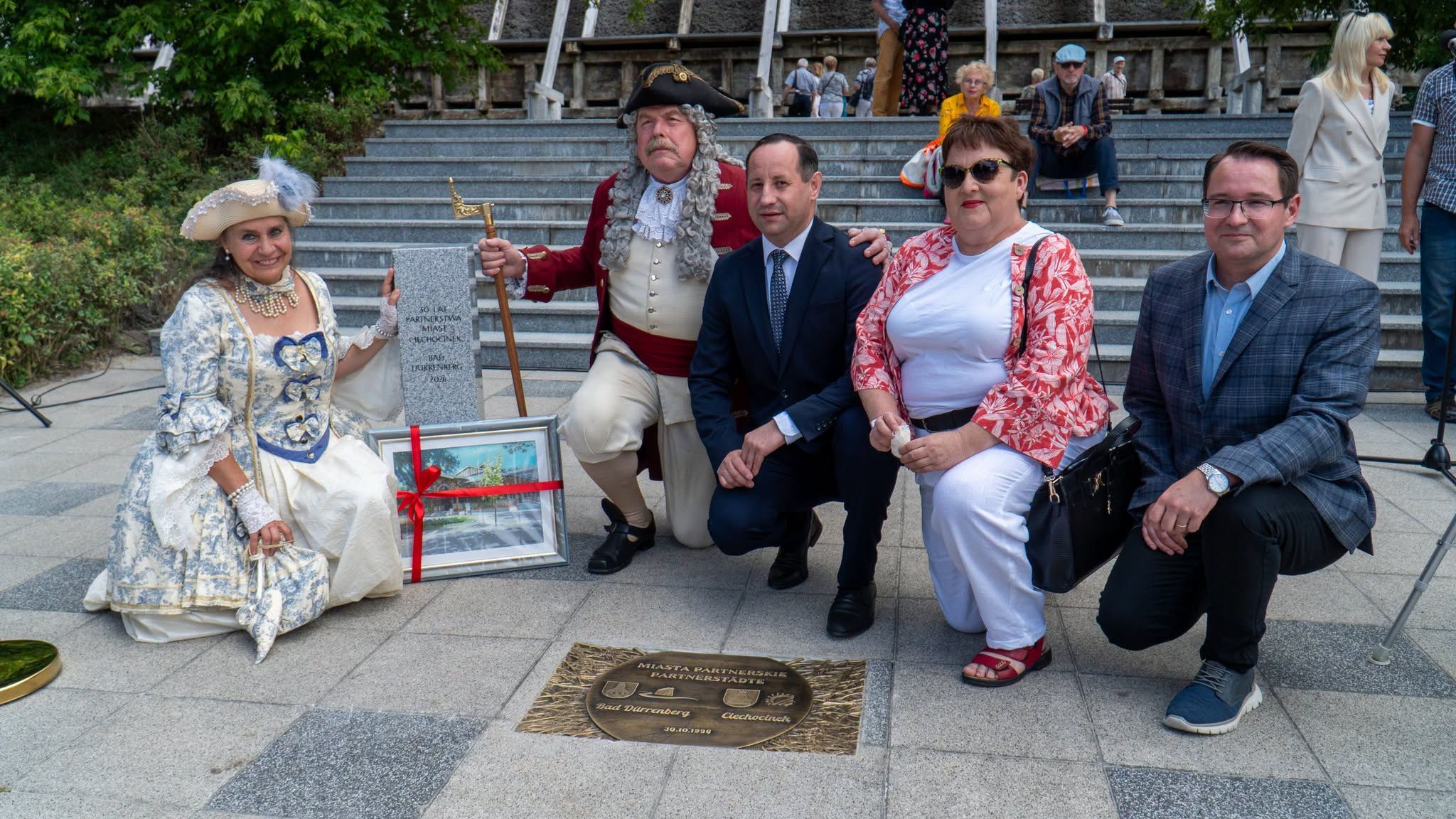Odsłonięcie tablicy pamiątkowej w Ciechocinku