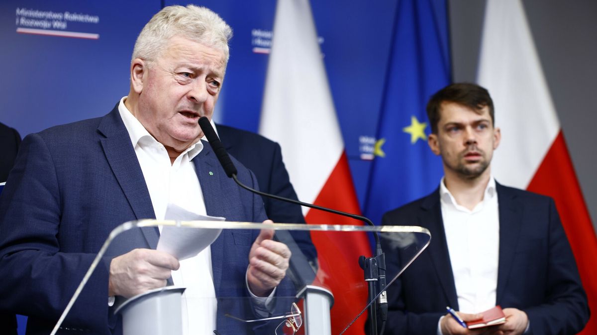 Konferencja prasowa Ministerstwa Rolnictwa25.02.2024. Warszawa. Konferencja prasowa Ministra Rolnictwa z udzialem wiceministrow. Fot. Filip Naumienko/REPORTER n/z: Czeslaw Siekierski, Michal KolodziejczakFilip Naumienko/REPORTER