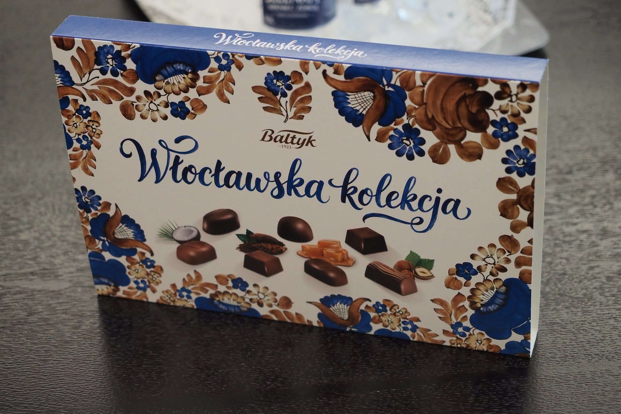 Fajansowe wzory na czekoladkach