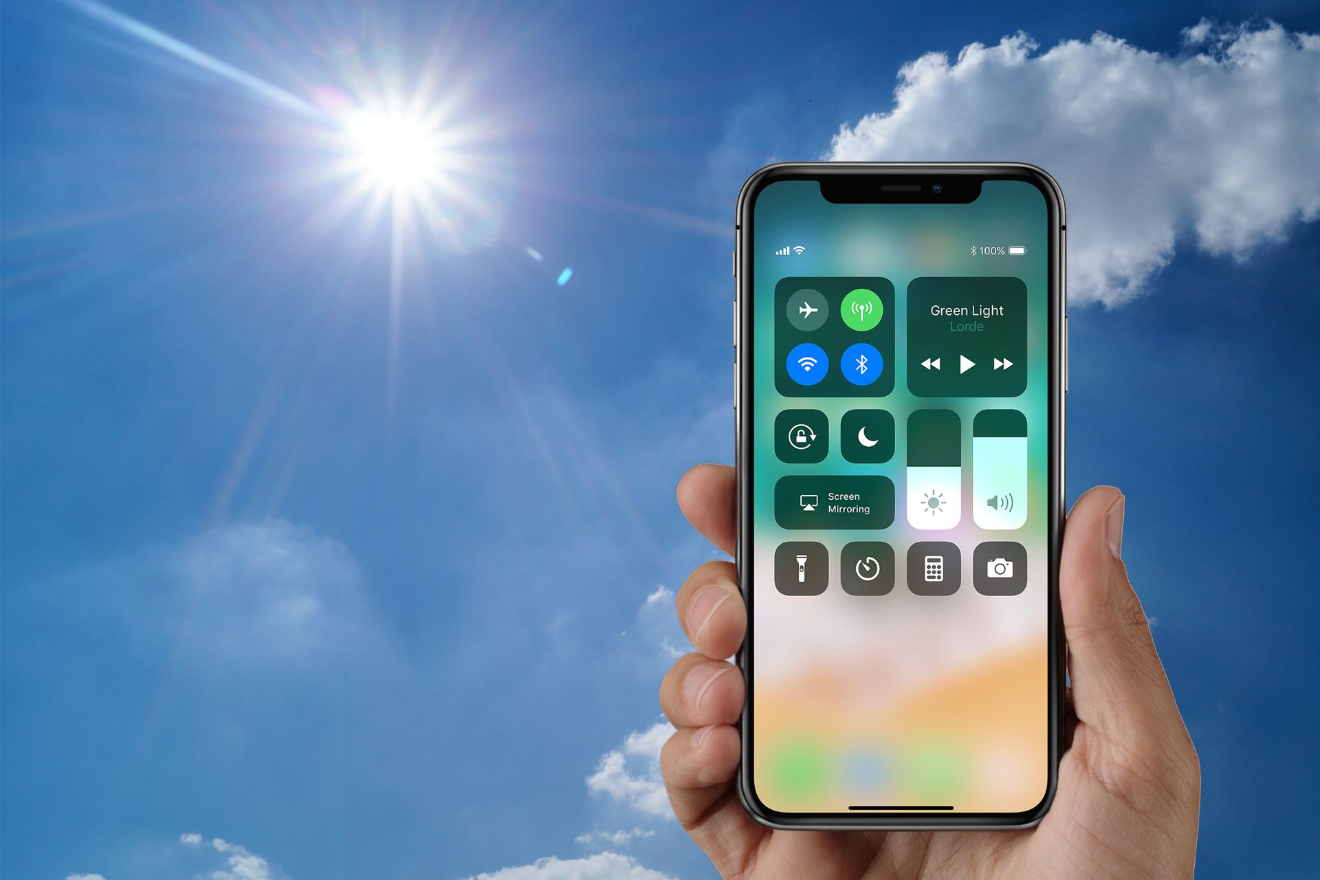#wSkrócie: iPhone X Tesla z panelem słonecznym, Amazon z trybem AR oraz Razer Phone na wideo 1