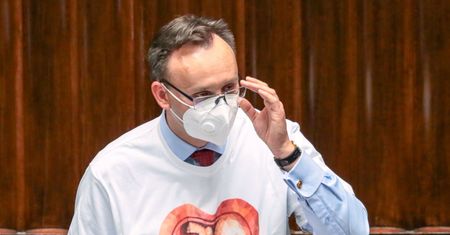 Prof. Horban łapał się za głowę. Rzecznik Praw Dziecka stwierdził, że szczepienia to eksperyment