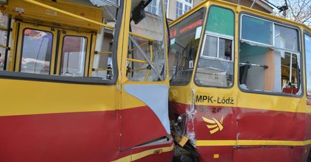 Zderzenie dwóch tramwajów - kilkanaście osób poszkodowanych
