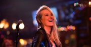 „Nigdy nie jest za późno”: Z gitarą przez życie [RECENZJA DVD]