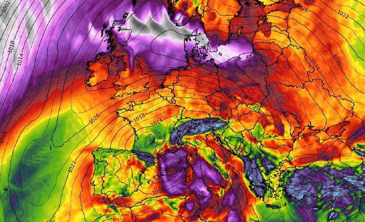 Nadciąga huragan do Polski. Czerwony alarm, nowa prognoza
