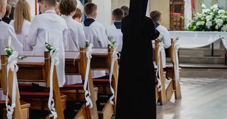 Komunie dzieci gwiazd. Małe wesele czy skromna uroczystość?