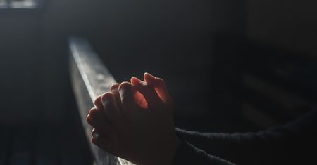 Paweł M. zwolniony z aresztu. To ksiądz skazany za gwałt