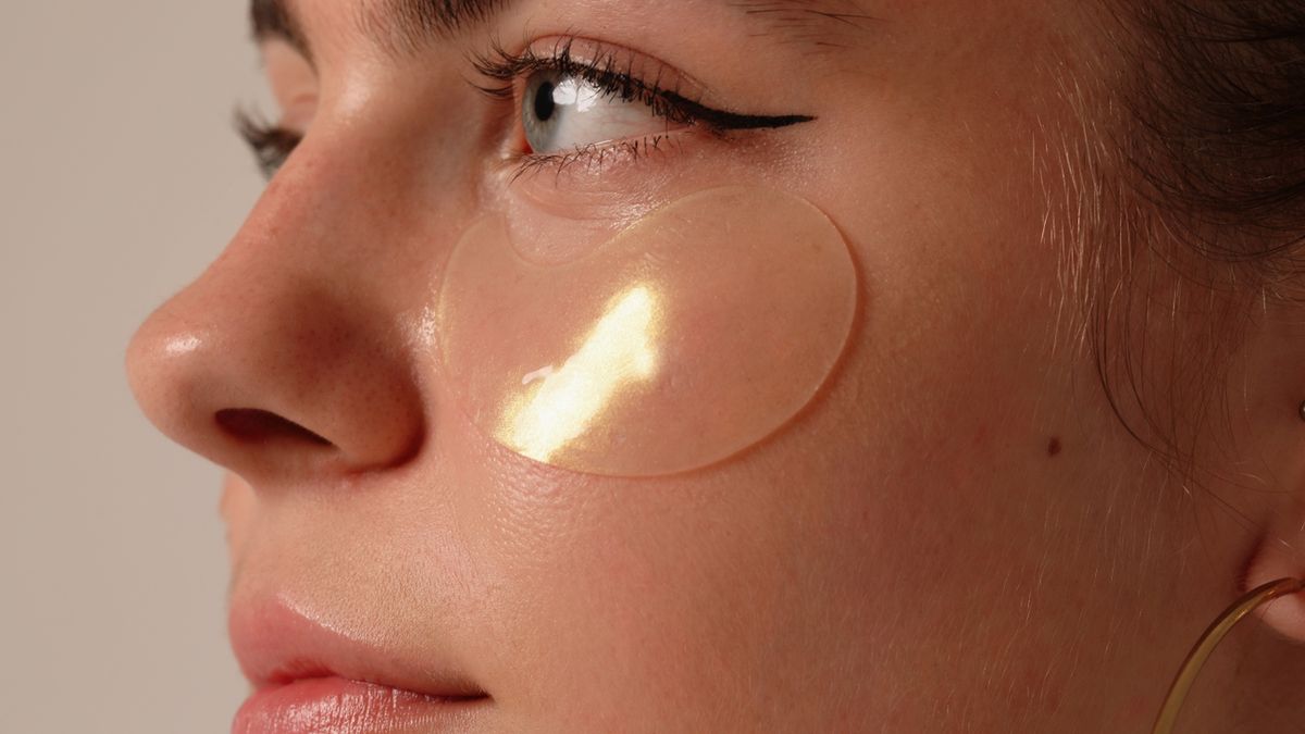 Płatki żelowe pod oczy stosuje się jak maseczki w płacie