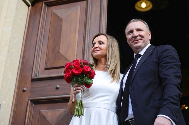 Jacek Kurski z żoną Joanną Kurską w dniu ślubu kościelnego