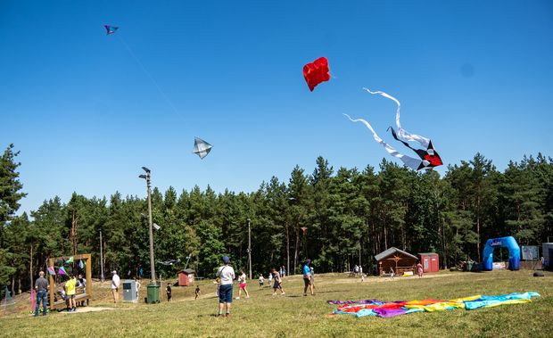 III Festiwal Latawców w Chodzieży. Wiatr pokrzyżował plany