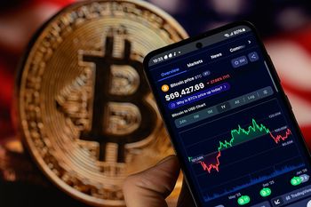 Bitcoin najtańszy od miesięcy. Eksperci: ceny będą dalej spadać