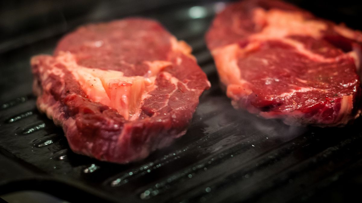 Surowy antrykot wołowy (samo mięso, II klasa mięsa)