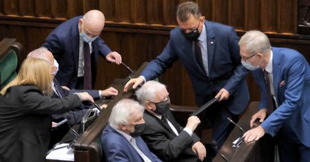 PiS zrealizował plan. Przedłużenie stanu wyjątkowego będzie łatwiejsze