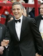 George Clooney woli badanie analne od konta na Facebooku